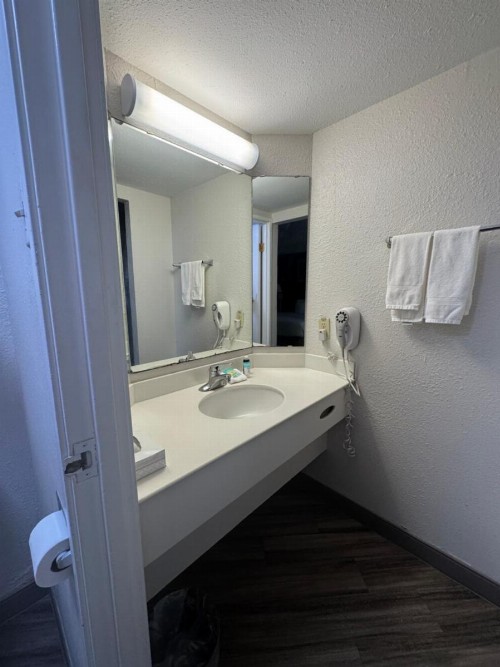 La Quinta Inn by Wyndham College Station - image 7