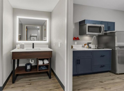 Hawthorn Suites by Wyndham College Station - image 16