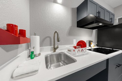 Hawthorn Suites by Wyndham College Station - image 21