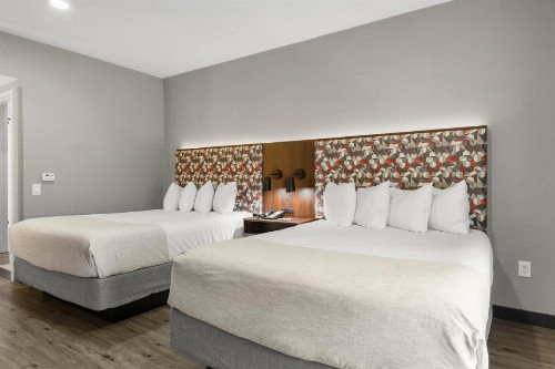 Hawthorn Suites by Wyndham College Station - image 30