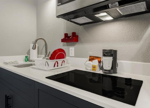 Hawthorn Suites by Wyndham College Station - image 35