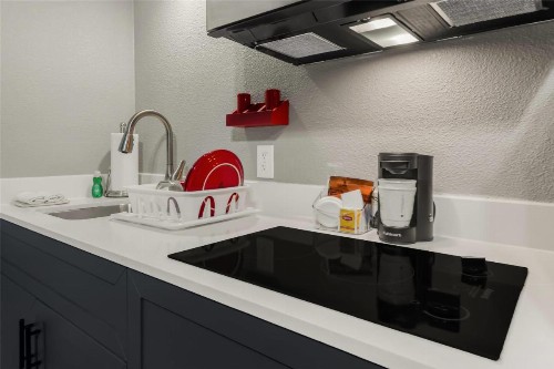 Hawthorn Suites by Wyndham College Station - image 42