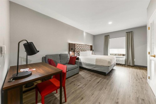 Hawthorn Suites by Wyndham College Station - image 43