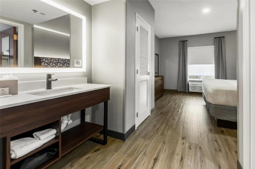 Hawthorn Suites by Wyndham College Station - image 48