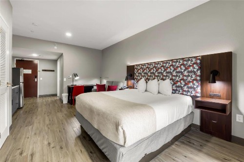 Hawthorn Suites by Wyndham College Station - image 49