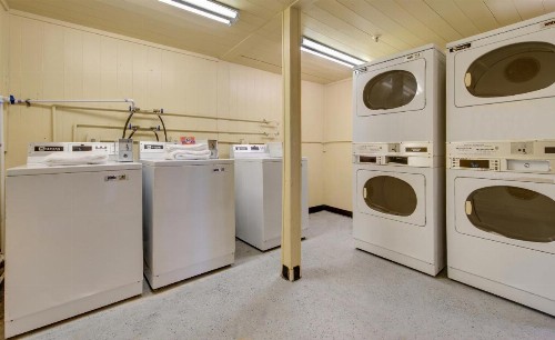 Days Inn by Wyndham College Station University Drive - image 22