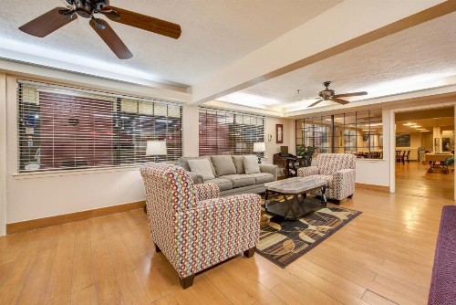 Days Inn by Wyndham College Station University Drive - image 32