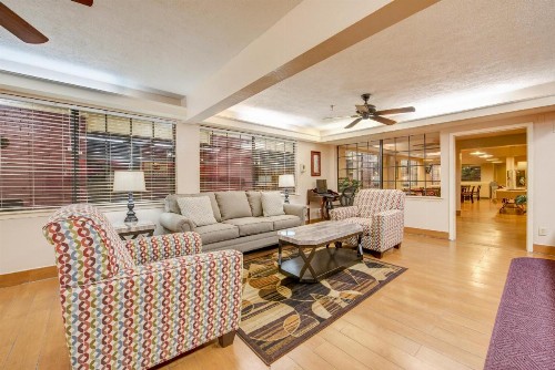 Days Inn by Wyndham College Station University Drive - image 37