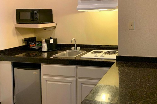 Comfort Suites Texas Avenue - image 4
