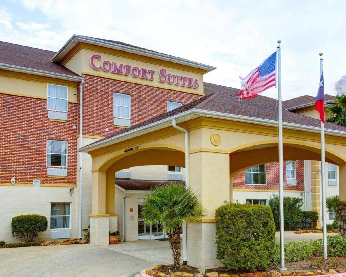 Comfort Suites University Drive - main image