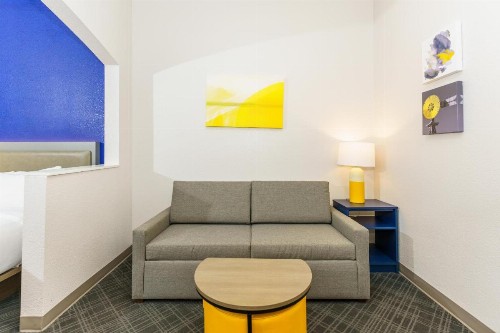 Comfort Suites University Drive - image 50
