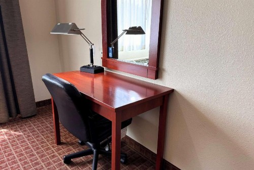 Ramada by Wyndham College Station - image 29