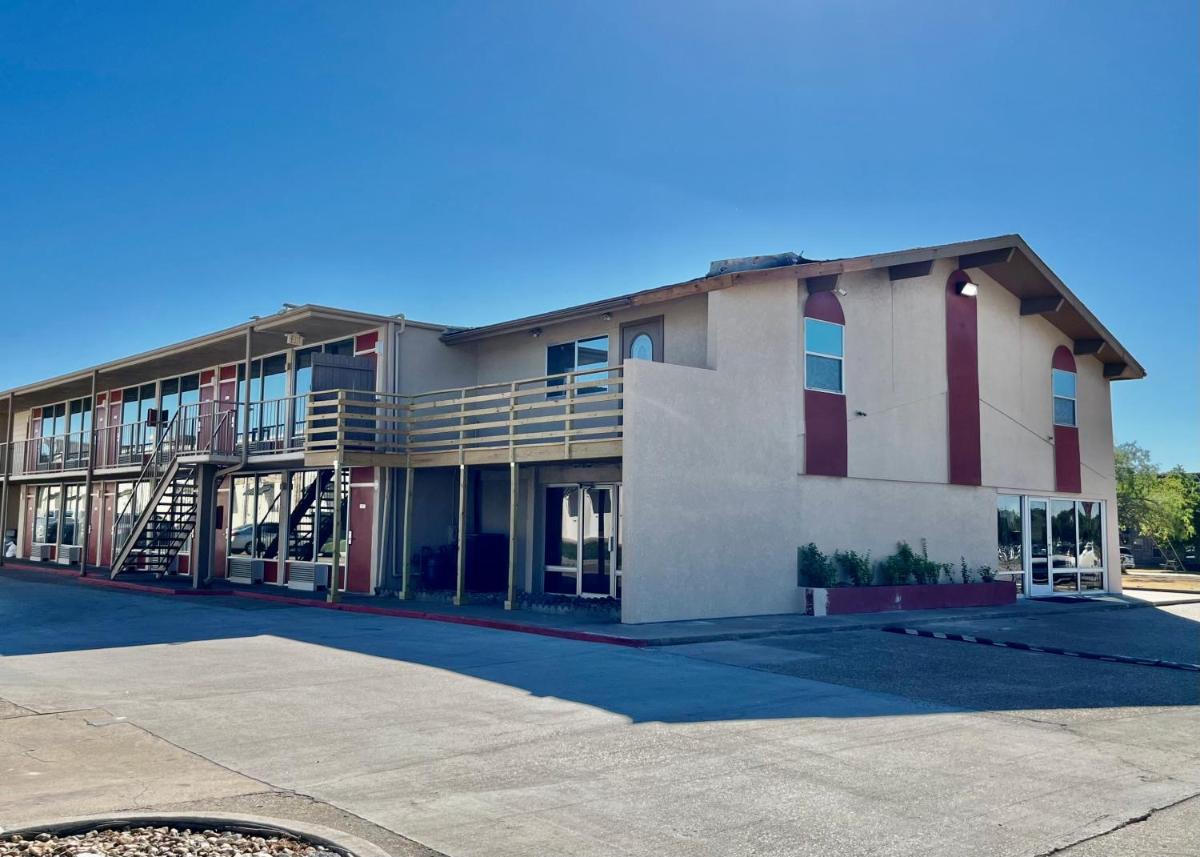 EZ Travel Inn College Station - main image