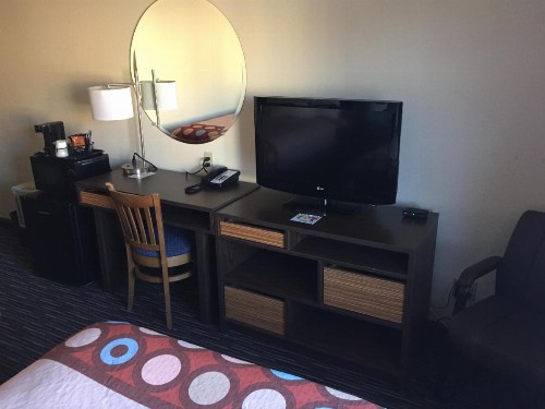 Super 8 by Wyndham College Station - image 26