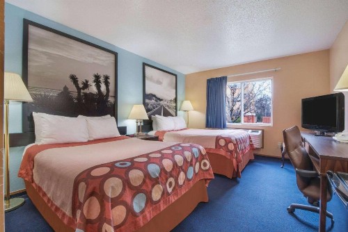 Super 8 by Wyndham College Station - image 8