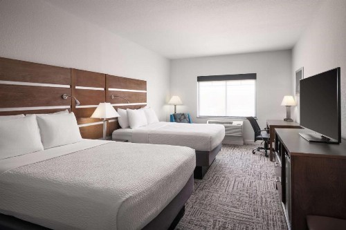 Best Western Plus College Station Inn & Suites - image 17
