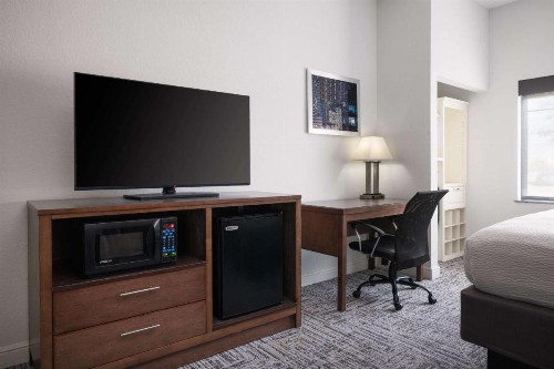 Best Western Plus College Station Inn & Suites - image 26