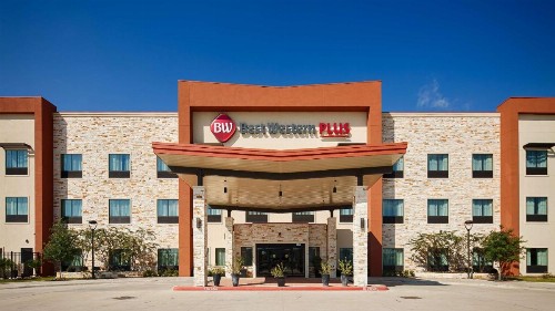 Best Western Plus College Station Inn & Suites - image 3