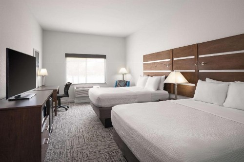 Best Western Plus College Station Inn & Suites - image 5