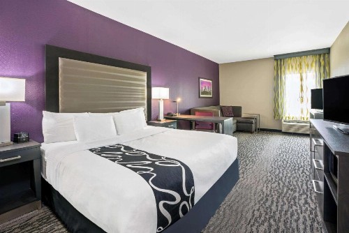La Quinta by Wyndham College Station South - image 14