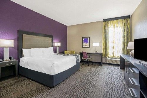La Quinta by Wyndham College Station South - image 22