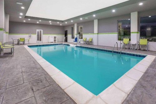 La Quinta by Wyndham College Station South - image 26