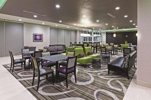 La Quinta by Wyndham College Station South - image 32