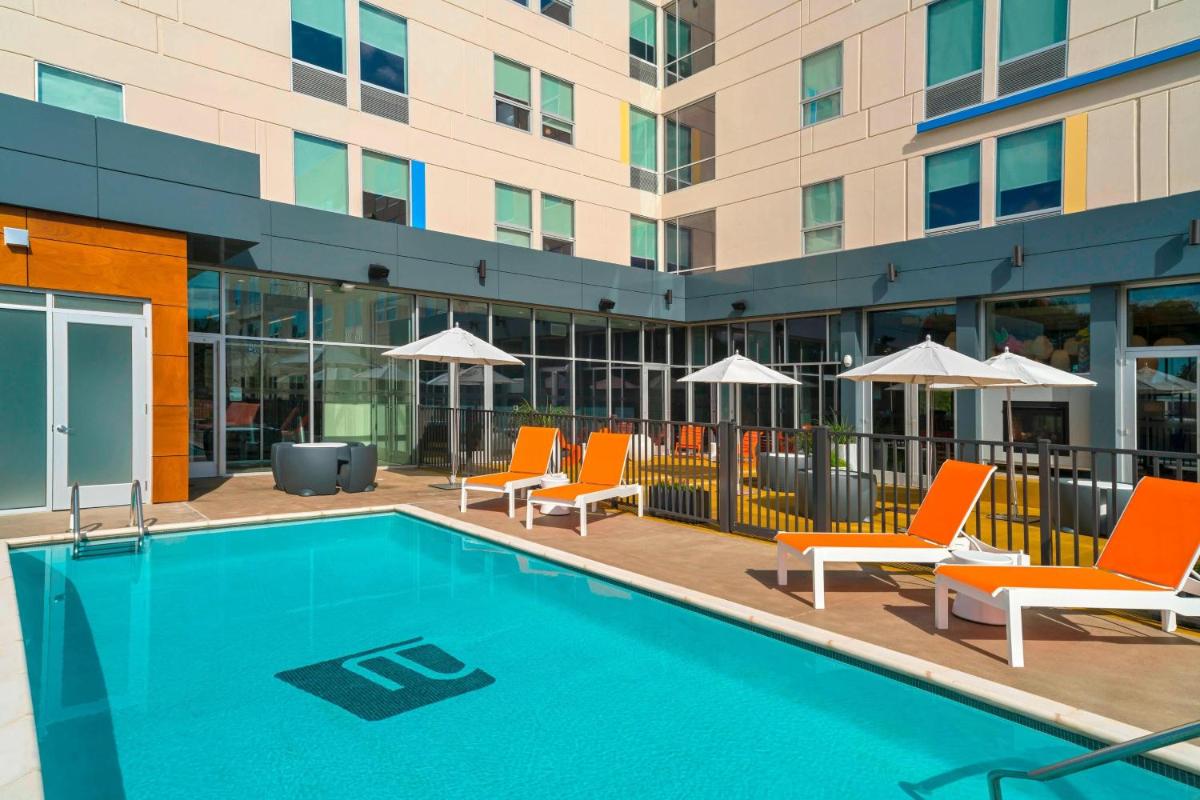 Aloft College Station - image 7