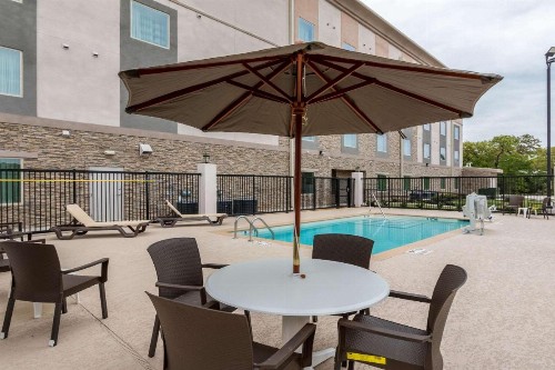 Sleep Inn & Suites College Station - image 21