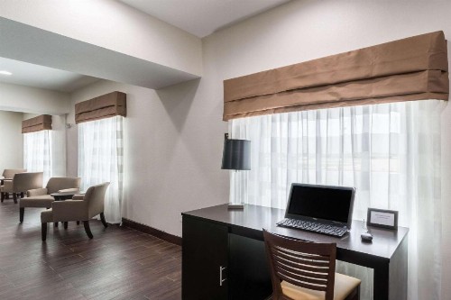 Sleep Inn & Suites College Station - image 25