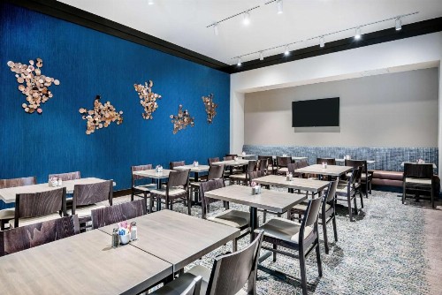 Embassy Suites By Hilton College Station - image 15