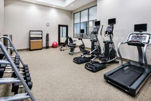 Embassy Suites By Hilton College Station - image 17