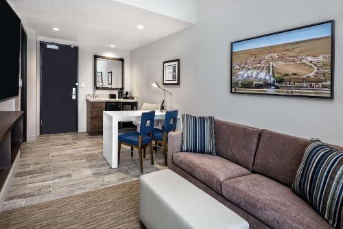 Embassy Suites By Hilton College Station - image 19