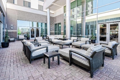 Embassy Suites By Hilton College Station - image 2