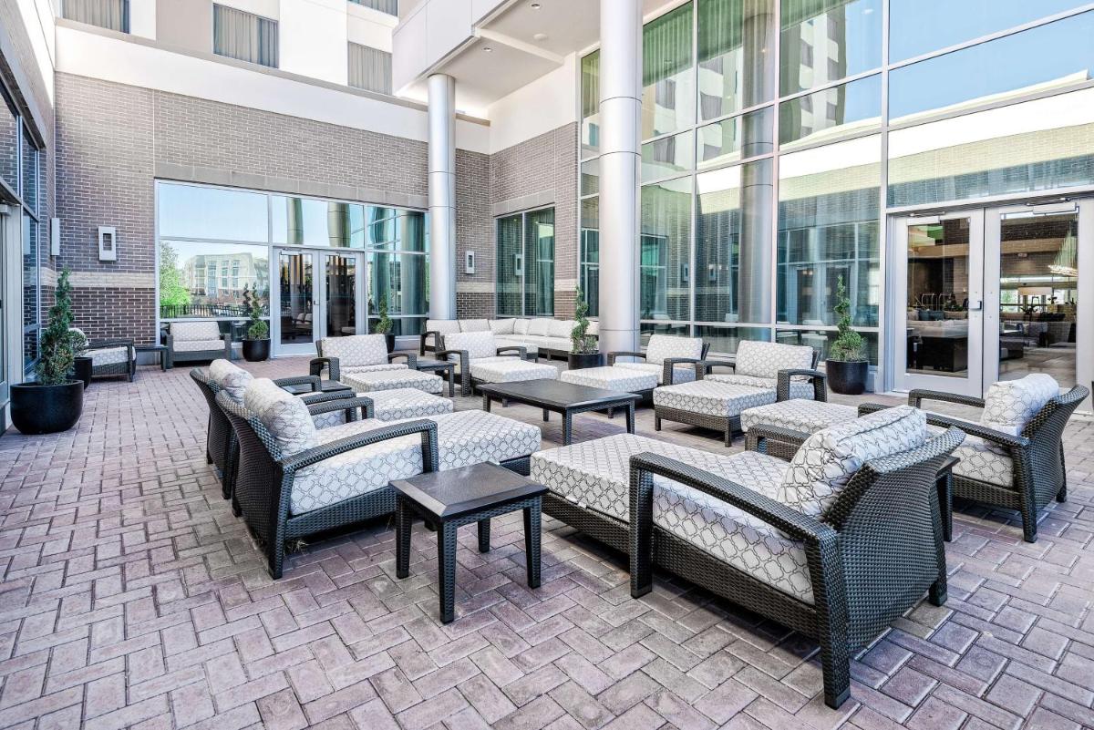 Embassy Suites By Hilton College Station - image 2