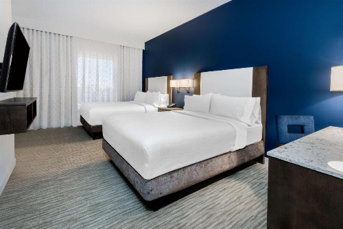 Embassy Suites By Hilton College Station - image 20