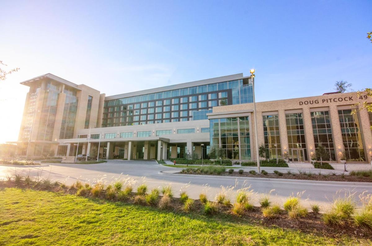 Texas A&M Hotel and Conference Center - image 3