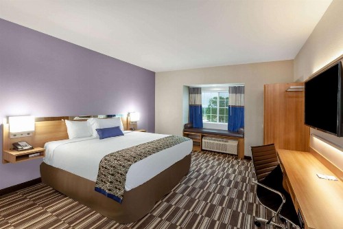 Microtel Inn & Suites by Wyndham College Station - image 15