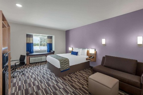 Microtel Inn & Suites by Wyndham College Station - image 22