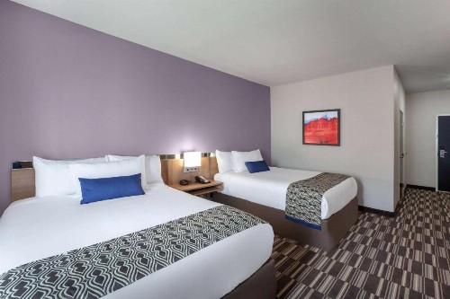 Microtel Inn & Suites by Wyndham College Station - image 27