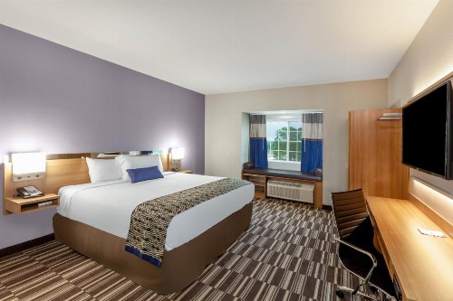 Microtel Inn & Suites by Wyndham College Station - image 34