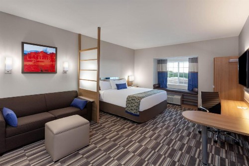 Microtel Inn & Suites by Wyndham College Station - image 35