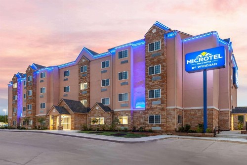 Microtel Inn & Suites by Wyndham College Station - image 7