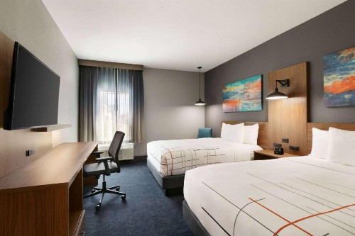La Quinta Inn & Suites by Wyndham College Station North - image 23