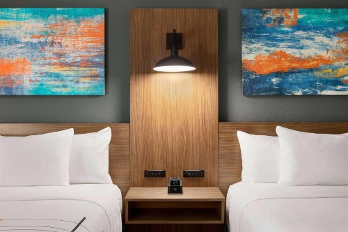 La Quinta Inn & Suites by Wyndham College Station North - image 24