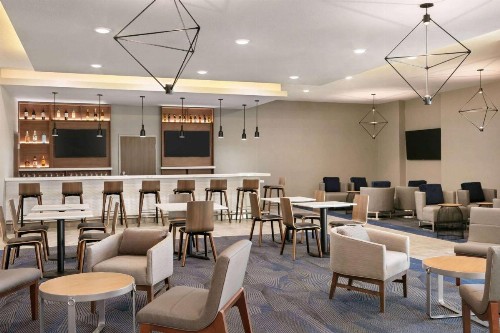 La Quinta Inn & Suites by Wyndham College Station North - image 34