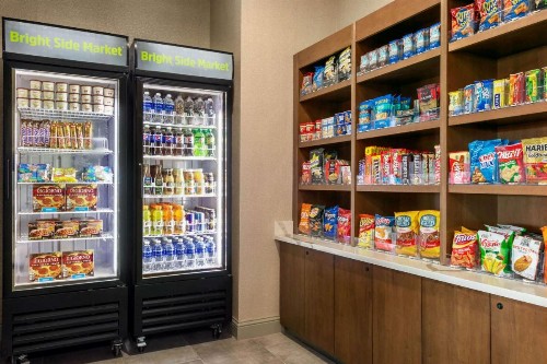 La Quinta Inn & Suites by Wyndham College Station North - image 38