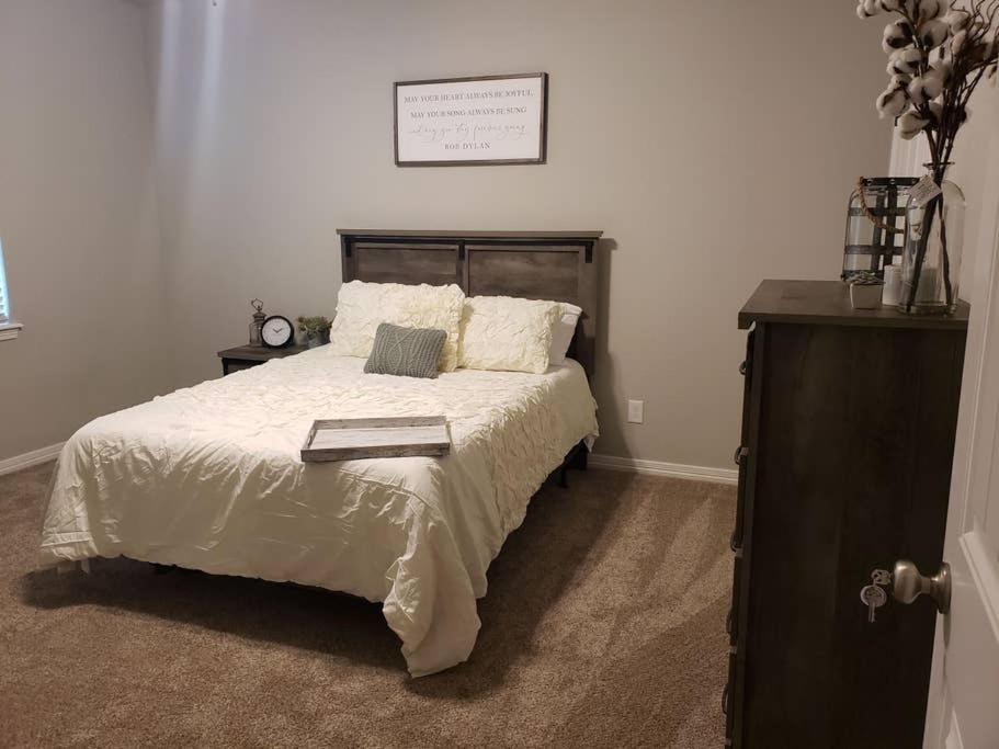 NEW 4/4 Farmhouse style house in College Station! - image 6