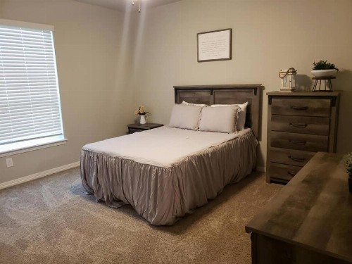 NEW 4/4 Farmhouse style house in College Station! - image 8