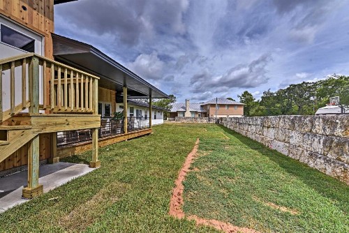 College Station Home - Walk to Texas AandM! - image 10